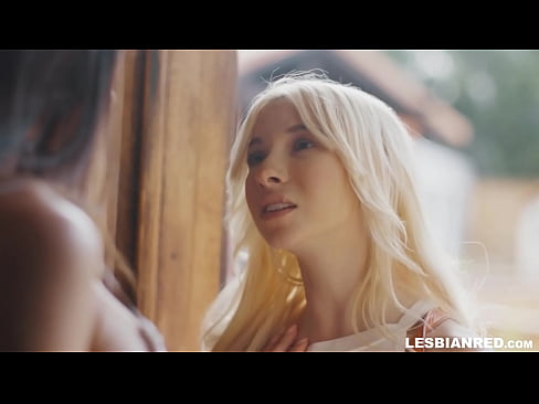 ❤️ Dívka se po několika měsících vrátí domů a skončí u lízání kundy své nevlastní matky ☑ Porno video u porna cs.redporn-tv.ru ️❤